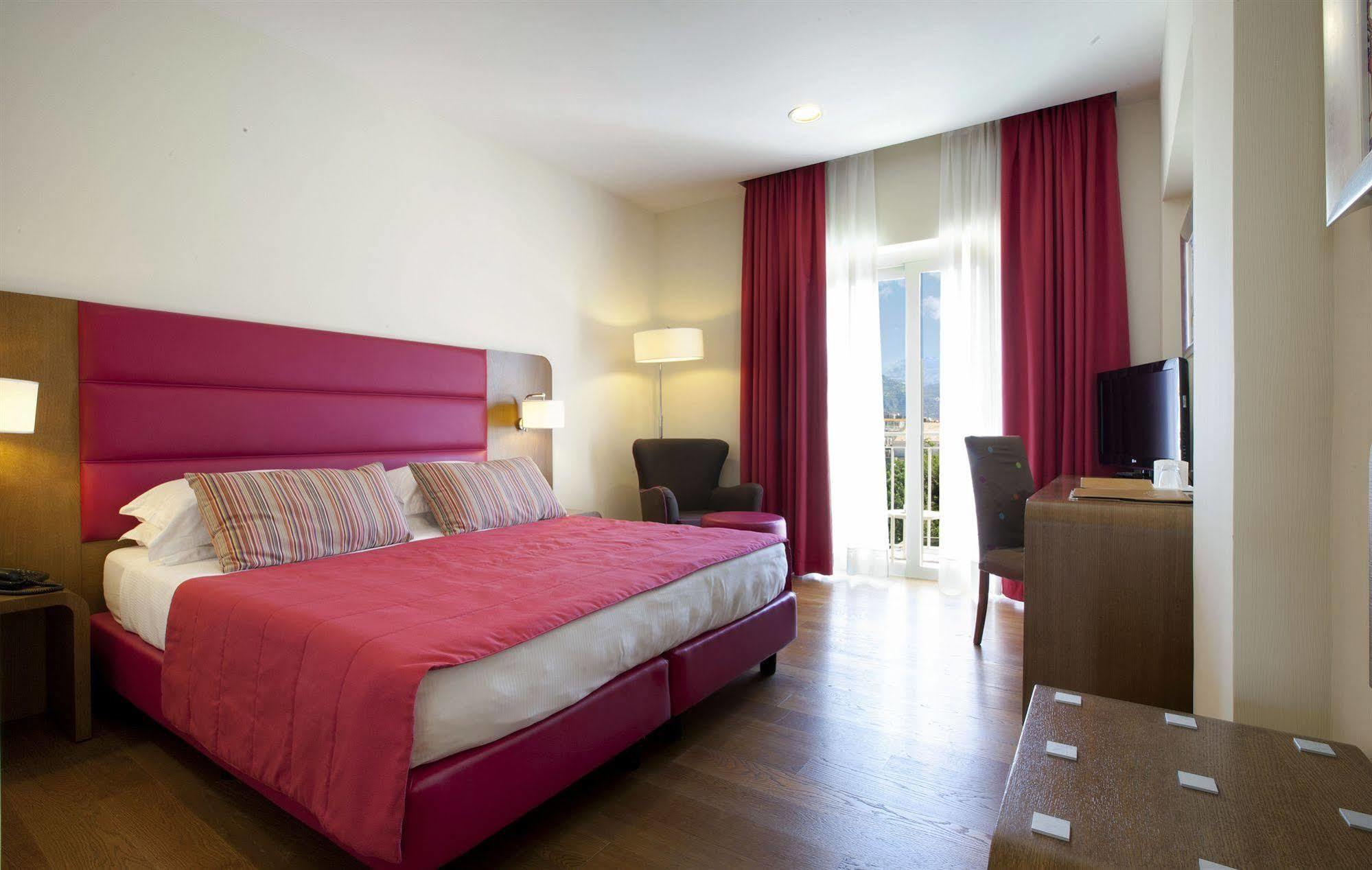 Hotel Plaza Сорренто Екстер'єр фото