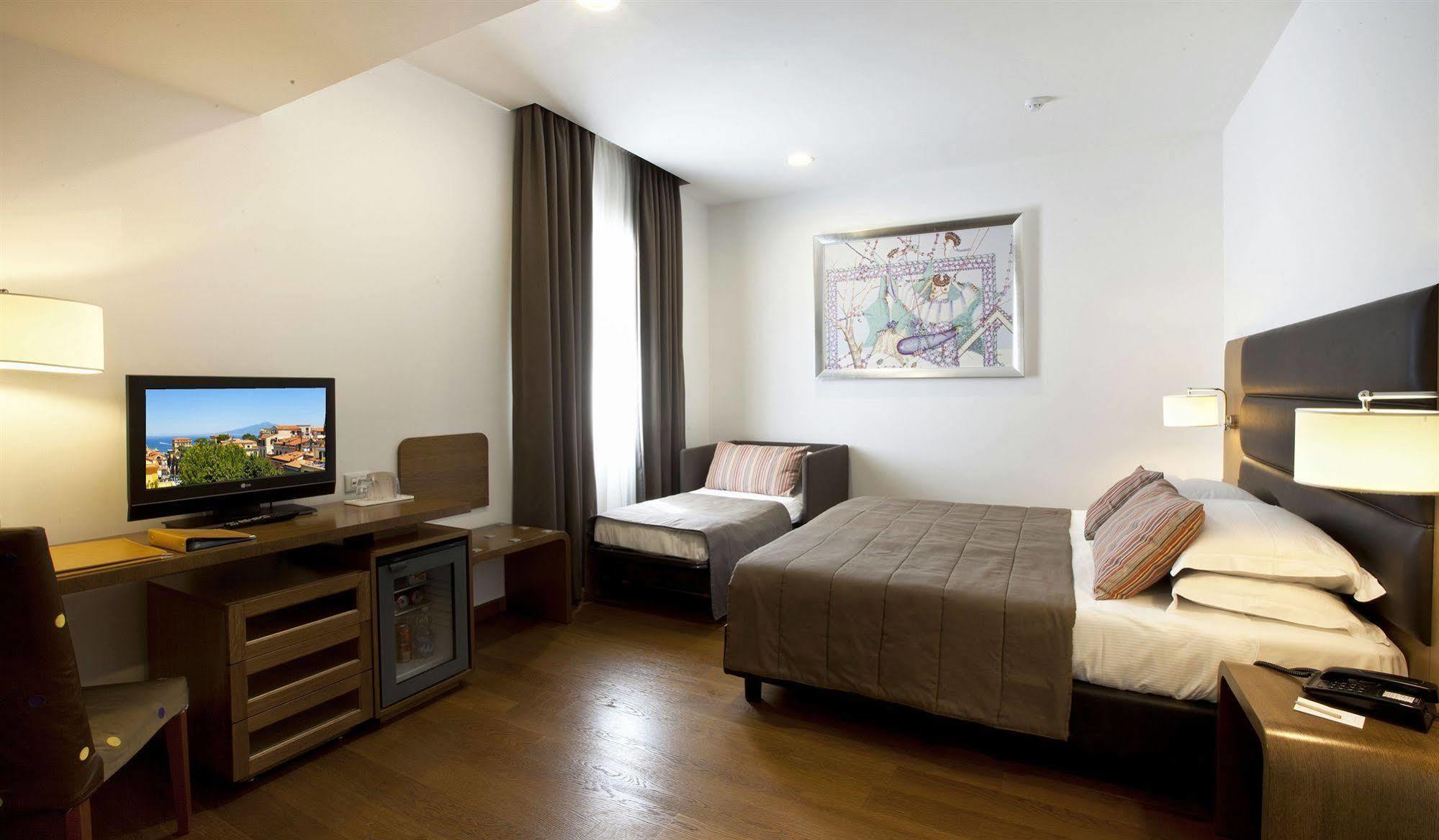 Hotel Plaza Сорренто Екстер'єр фото