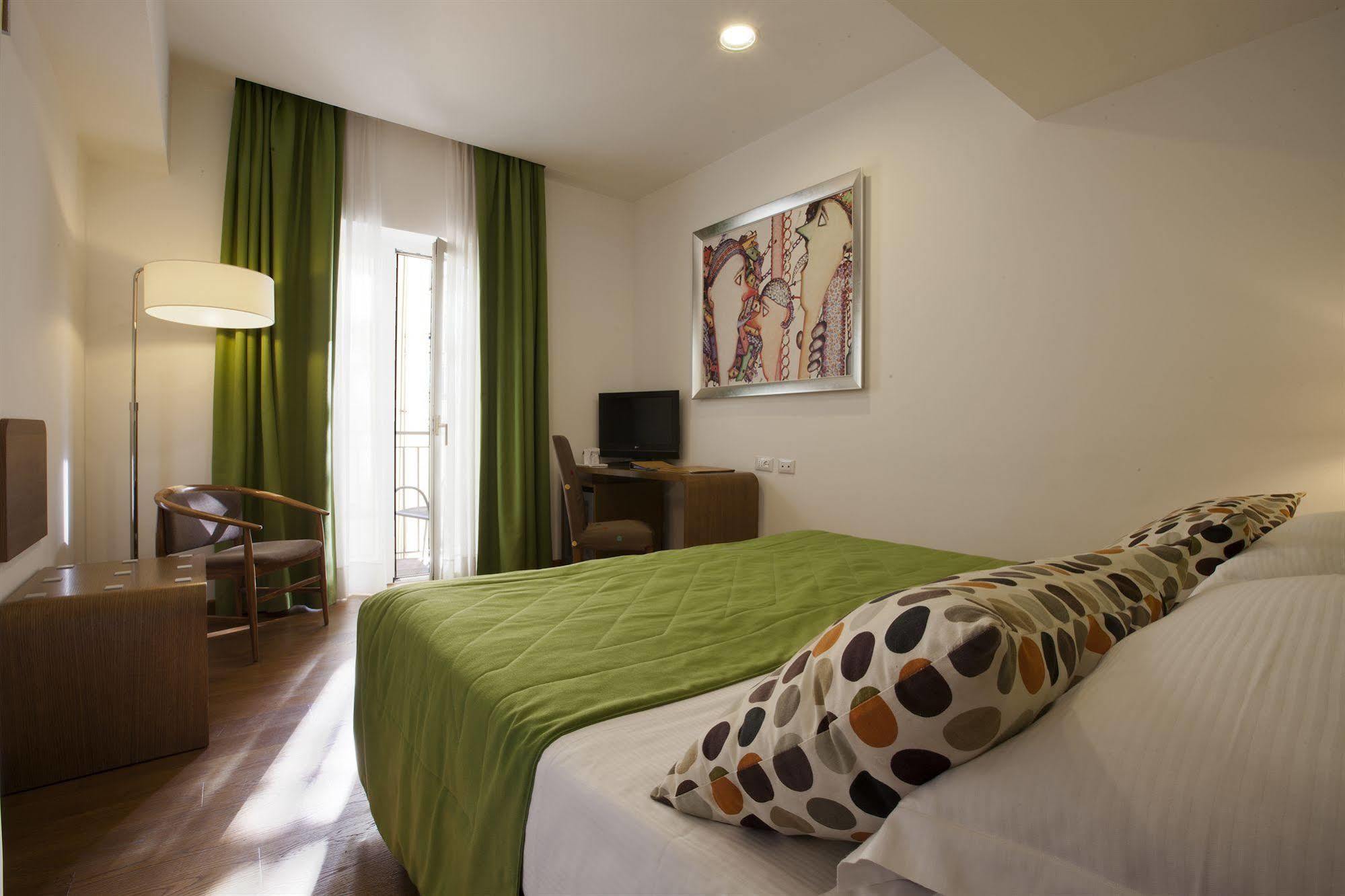 Hotel Plaza Сорренто Екстер'єр фото